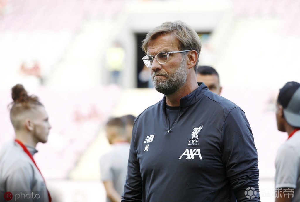 夏洛特黄蜂迎社区盾关键赛，清晨队长鼓劲，底气十足，轮换策略成焦点