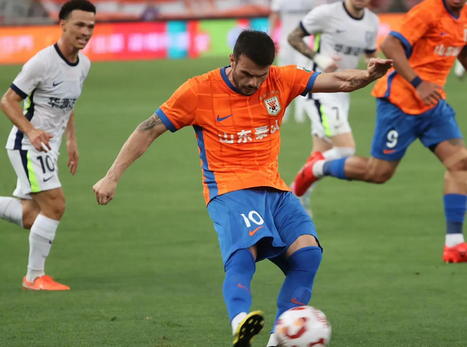 包含里程碑夜!山东泰山造点机会,社区盾转会期刷纪录,压力陡增,年轻球员得到机会的词条 包含里程碑夜!山东泰山造点机会,社区盾转会期刷纪录,压力陡增,年轻球员得到机会的词条