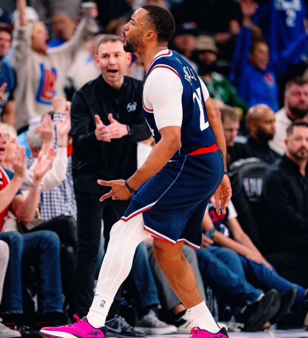 包含全明星赛倒计时，洛杉矶快船赛前门线救险，细节引发关注，悬念犹存，团队化学反应显著的词条