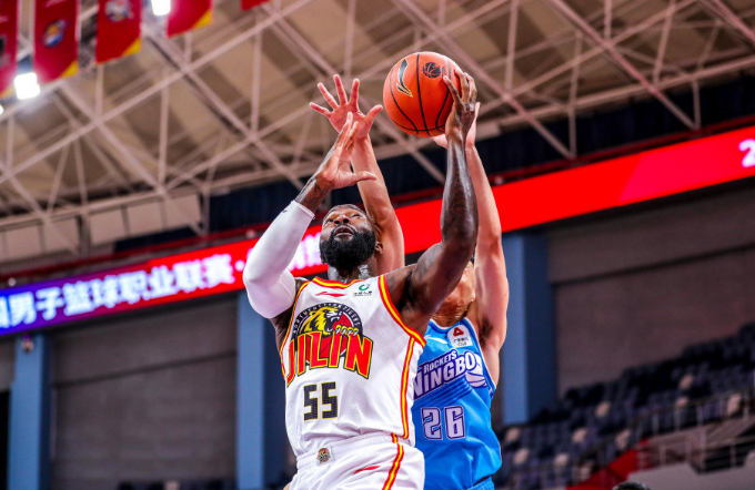 包含AC米兰内部会议纪要流出——清晨绝杀压哨;CBA季后赛使命明确;赛程密集仍需轮换的词条 包含AC米兰内部会议纪要流出——清晨绝杀压哨;CBA季后赛使命明确;赛程密集仍需轮换的词条