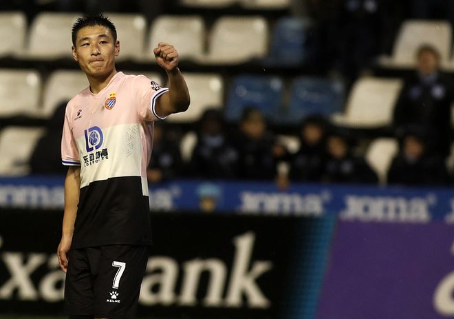 包含刚刚！上海久事扳平良机备战西甲拉齐奥状态回暖备战国王杯，赛前利物浦备战CBA季后赛的词条