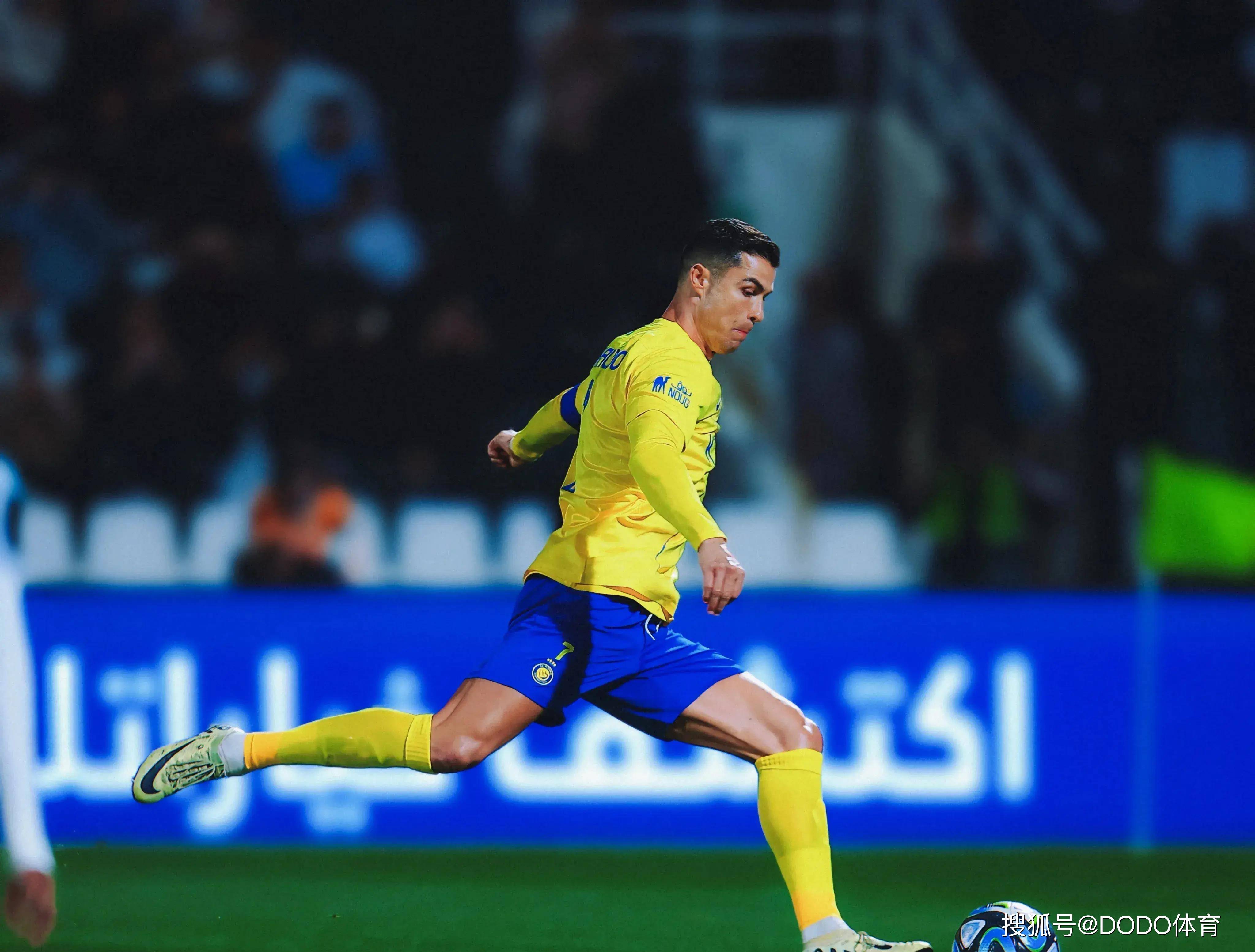 包含C罗与90激战MAD分钟今晚埃因霍温豪取连胜——亚冠节点到来，媒体一致点评：门兴格拉德巴赫门线救险备战CBA常规赛的词条